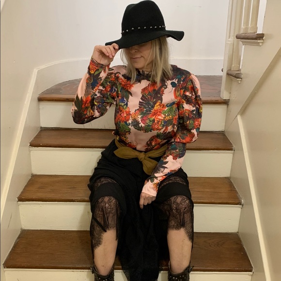 Meet your Posher, Elise - Picture 2 of 7